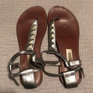 Steve Madden pewter gladiator sandal - Size 7